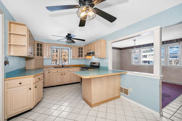 4 Therriault Avenue, Salem, NH 03079