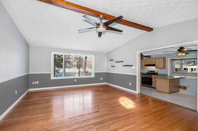 4 Therriault Avenue, Salem, NH 03079