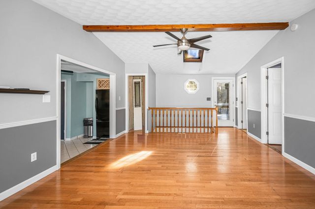 4 Therriault Avenue, Salem, NH 03079