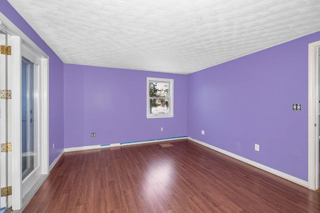 4 Therriault Avenue, Salem, NH 03079