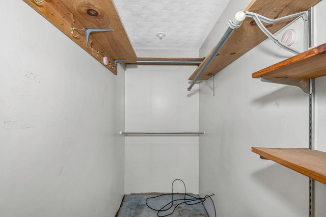 4 Therriault Avenue, Salem, NH 03079