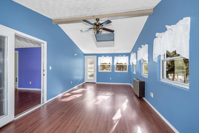 4 Therriault Avenue, Salem, NH 03079