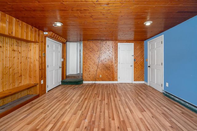 4 Therriault Avenue, Salem, NH 03079