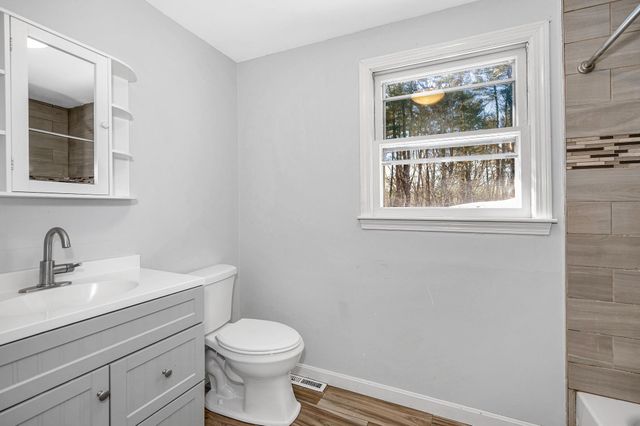 4 Therriault Avenue, Salem, NH 03079