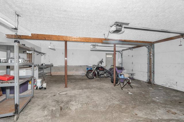 4 Therriault Avenue, Salem, NH 03079