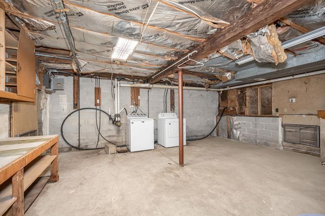 4 Therriault Avenue, Salem, NH 03079