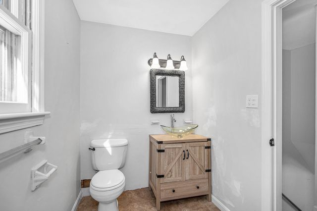 4 Therriault Avenue, Salem, NH 03079