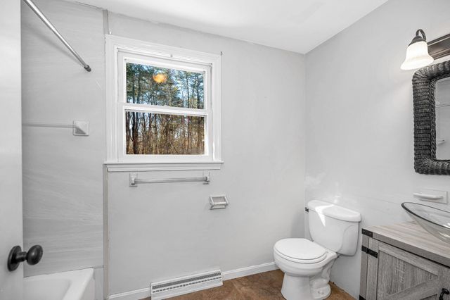 4 Therriault Avenue, Salem, NH 03079