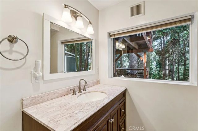 355 Hartman Circle, Cedarpines Park, CA 92322