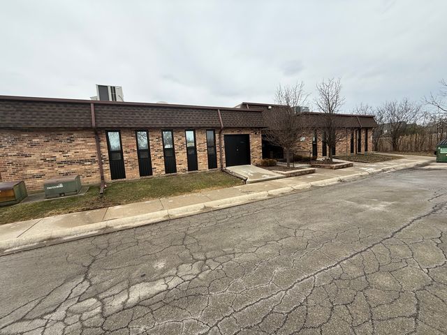 3A KINGERY QUARTER 103, Willowbrook, IL 60527