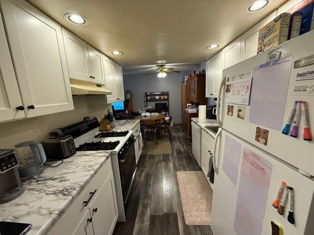 3A KINGERY QUARTER 103, Willowbrook, IL 60527