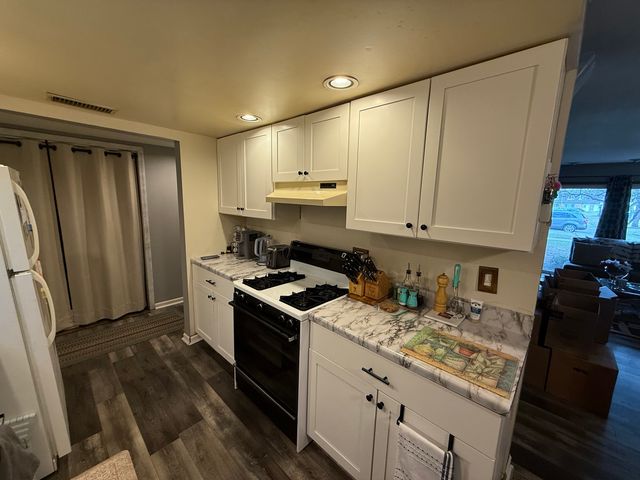 3A KINGERY QUARTER 103, Willowbrook, IL 60527