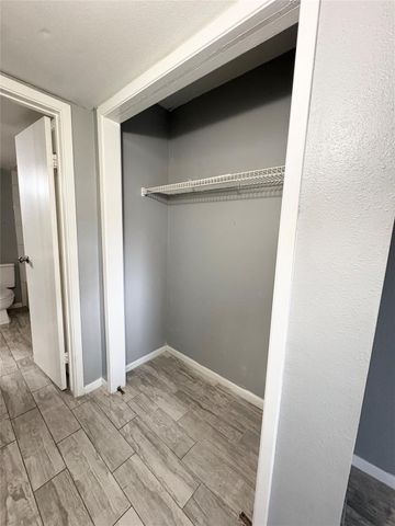 3015 Walnut Bend Lane 13, Houston, TX 77042
