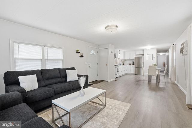 228 JOHNSON DR, Fairless Hills, PA 19030