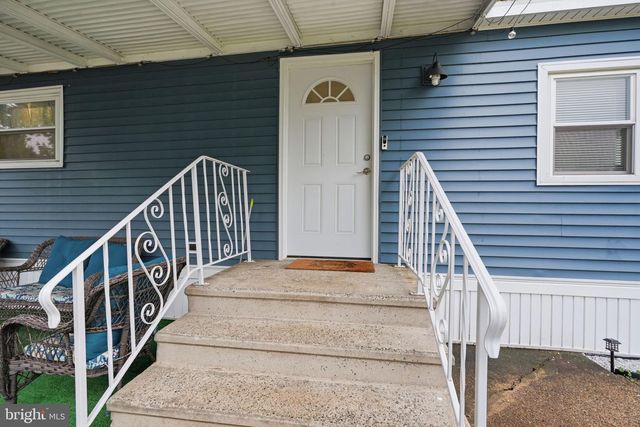 228 JOHNSON DR, Fairless Hills, PA 19030
