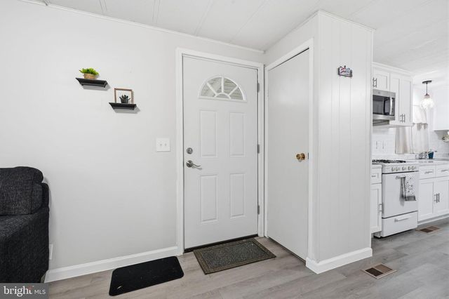 228 JOHNSON DR, Fairless Hills, PA 19030