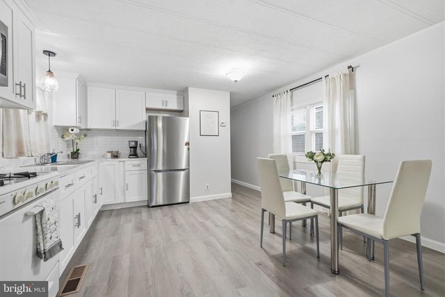 228 JOHNSON DR, Fairless Hills, PA 19030
