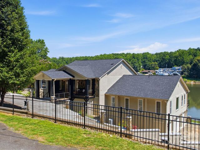 2640 Sadler Road, Charlotte, NC 28278