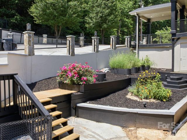 2640 Sadler Road, Charlotte, NC 28278