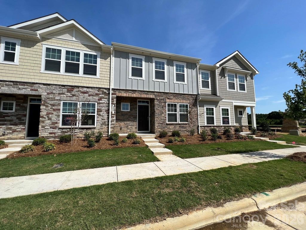 208 Sagecroft Lane, Indian Trail, NC 28079