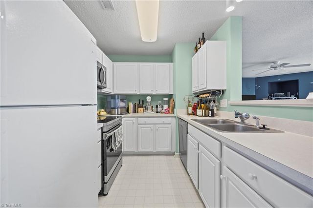 6121 Hedgecock Circle Unit 2C, High Point, NC 27265