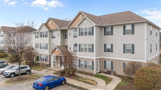 6121 Hedgecock Circle Unit 2C, High Point, NC 27265