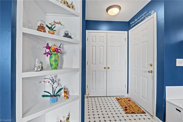 6121 Hedgecock Circle Unit 2C, High Point, NC 27265