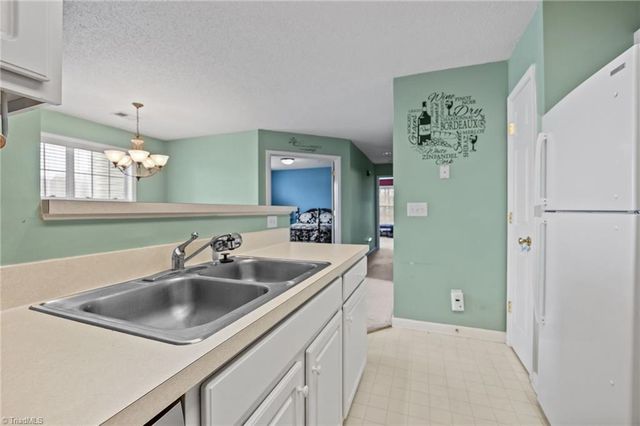 6121 Hedgecock Circle Unit 2C, High Point, NC 27265