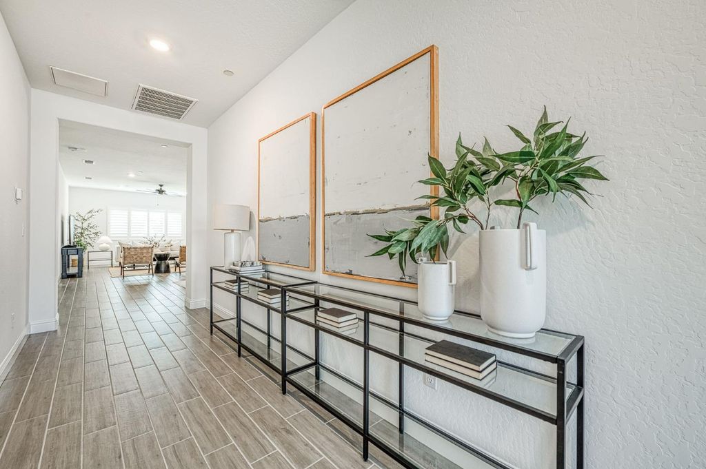 Image 15 of property listing at 1915 N Marion Avenue, Clovis, CA 93619