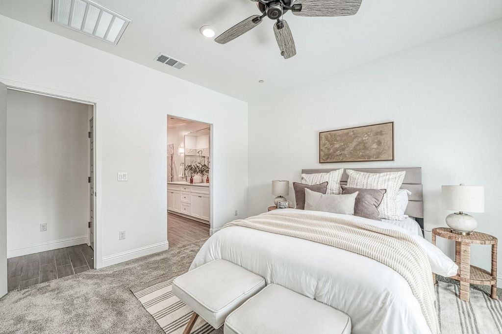 Image 18 of property listing at 1915 N Marion Avenue, Clovis, CA 93619