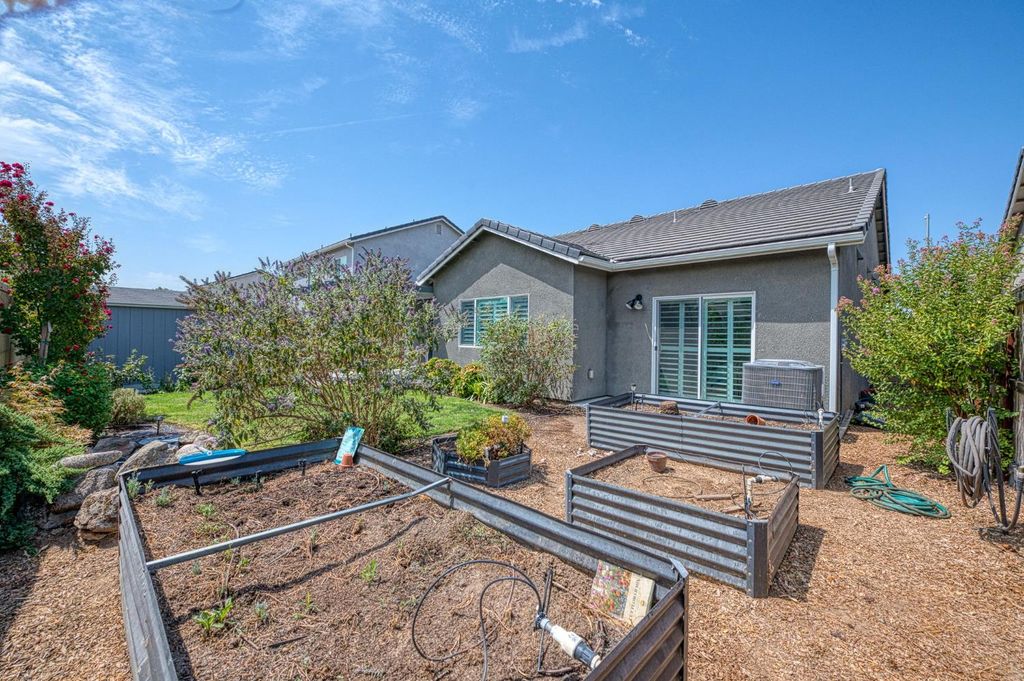Image 25 of property listing at 1915 N Marion Avenue, Clovis, CA 93619