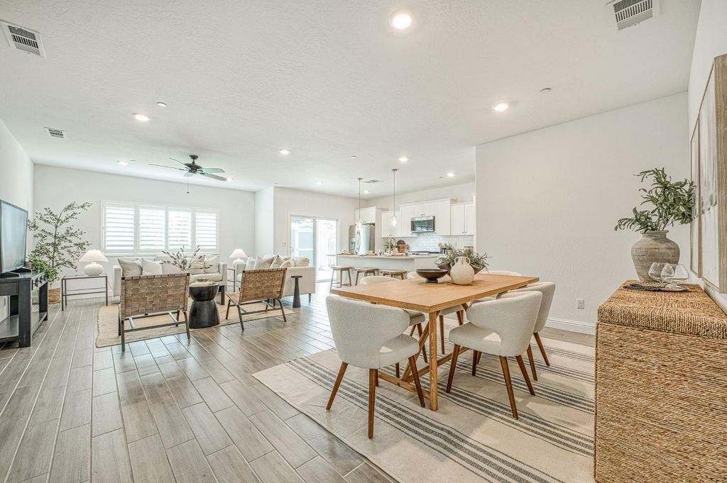 Image 4 of property listing at 1915 N Marion Avenue, Clovis, CA 93619