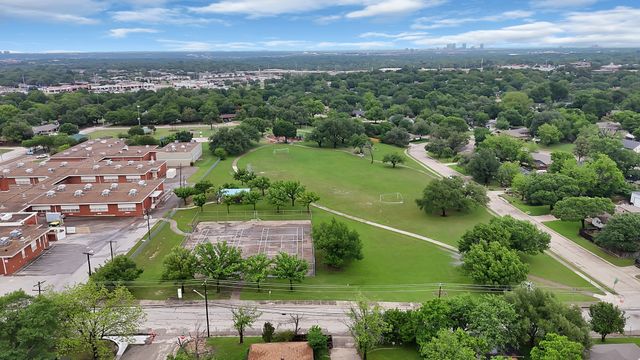 5621 Wedgworth Road, Fort Worth, TX 76133