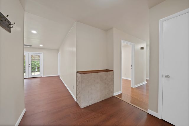 5621 Wedgworth Road, Fort Worth, TX 76133