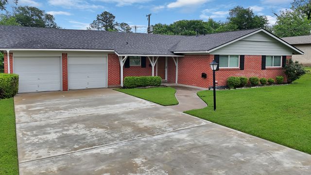 5621 Wedgworth Road, Fort Worth, TX 76133