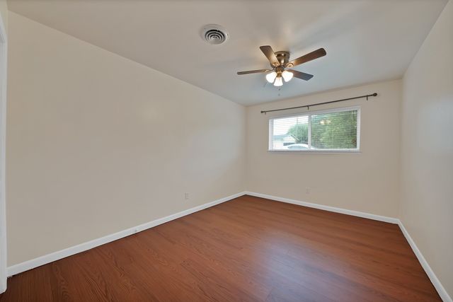 5621 Wedgworth Road, Fort Worth, TX 76133