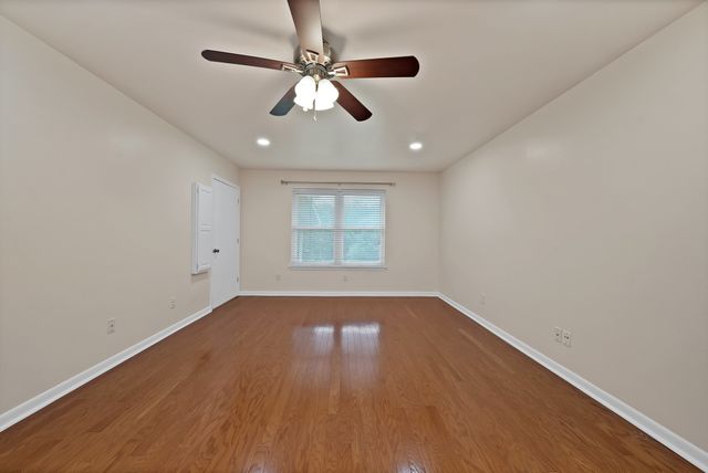 5621 Wedgworth Road, Fort Worth, TX 76133