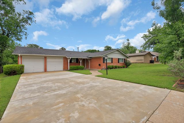5621 Wedgworth Road, Fort Worth, TX 76133