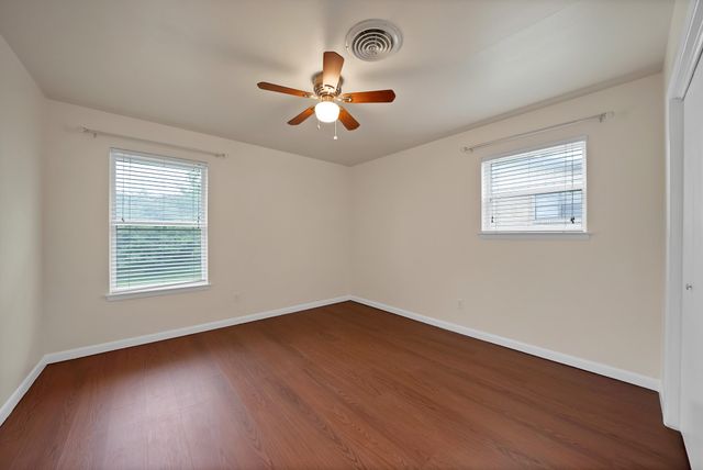 5621 Wedgworth Road, Fort Worth, TX 76133