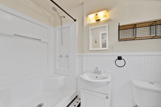 5621 Wedgworth Road, Fort Worth, TX 76133
