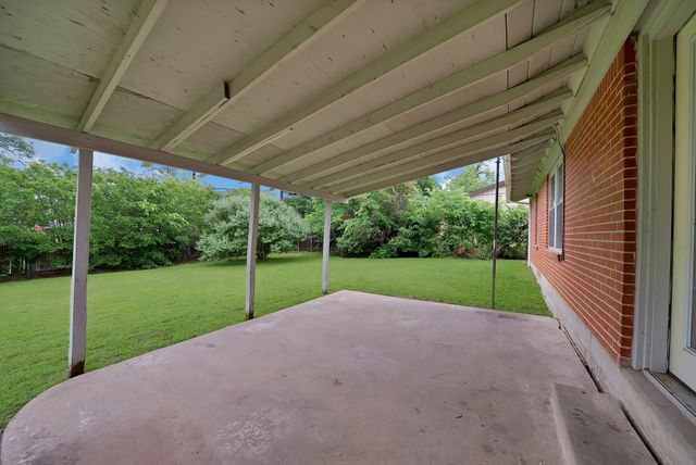 5621 Wedgworth Road, Fort Worth, TX 76133