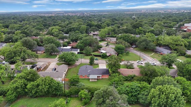 5621 Wedgworth Road, Fort Worth, TX 76133