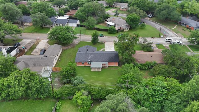 5621 Wedgworth Road, Fort Worth, TX 76133