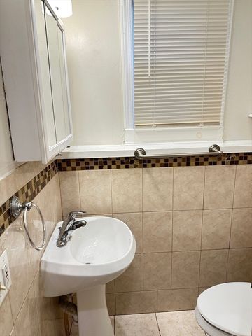 33 Curry Cir. 1-A, Swampscott, MA 01907