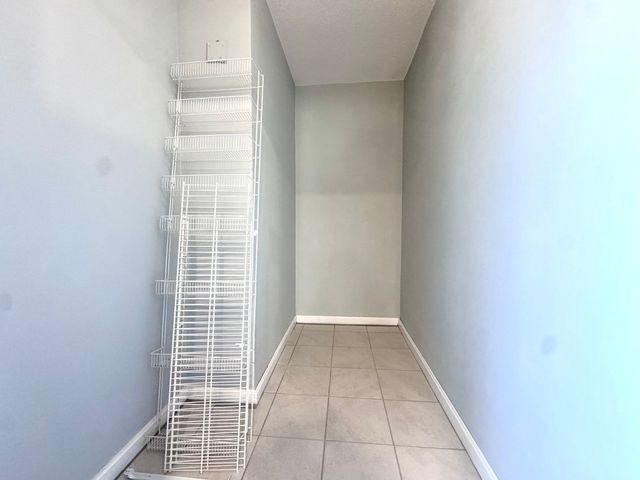 4975 Washington St 109, Boston, MA 02132