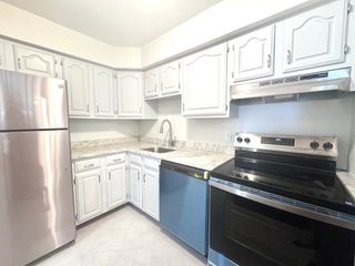 4975 Washington St 109, Boston, MA 02132