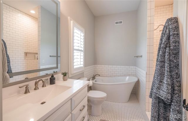 4985 N State Route 157, Edwardsville, IL 62025