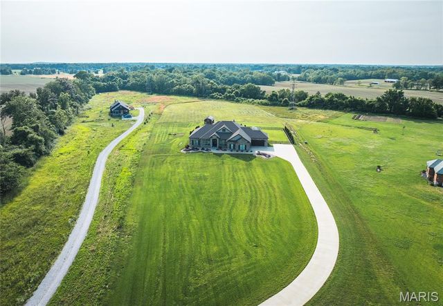 4985 N State Route 157, Edwardsville, IL 62025