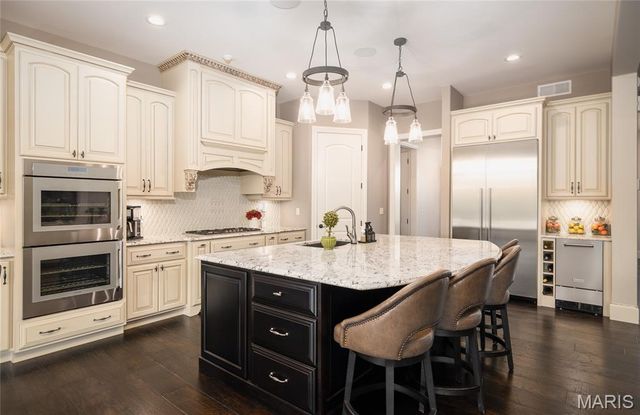 4985 N State Route 157, Edwardsville, IL 62025