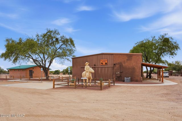10818 W Claxton Drive, Marana, AZ 85653